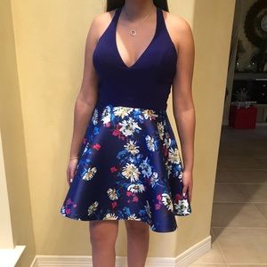 Ellie Wilde short dress with pockets
